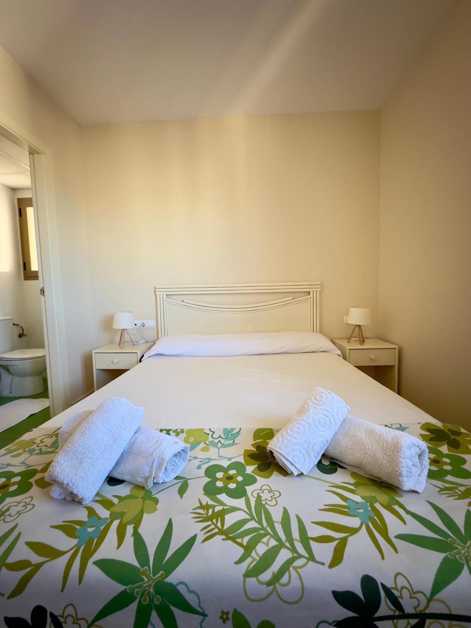 Esmeralda Suites Калпе Екстериор снимка