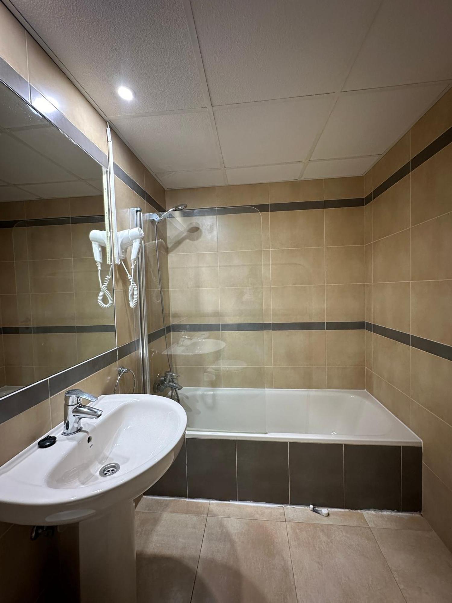 Esmeralda Suites Калпе Екстериор снимка